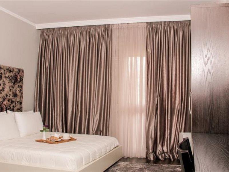 Vivar Hotel Tirana Zewnętrze zdjęcie